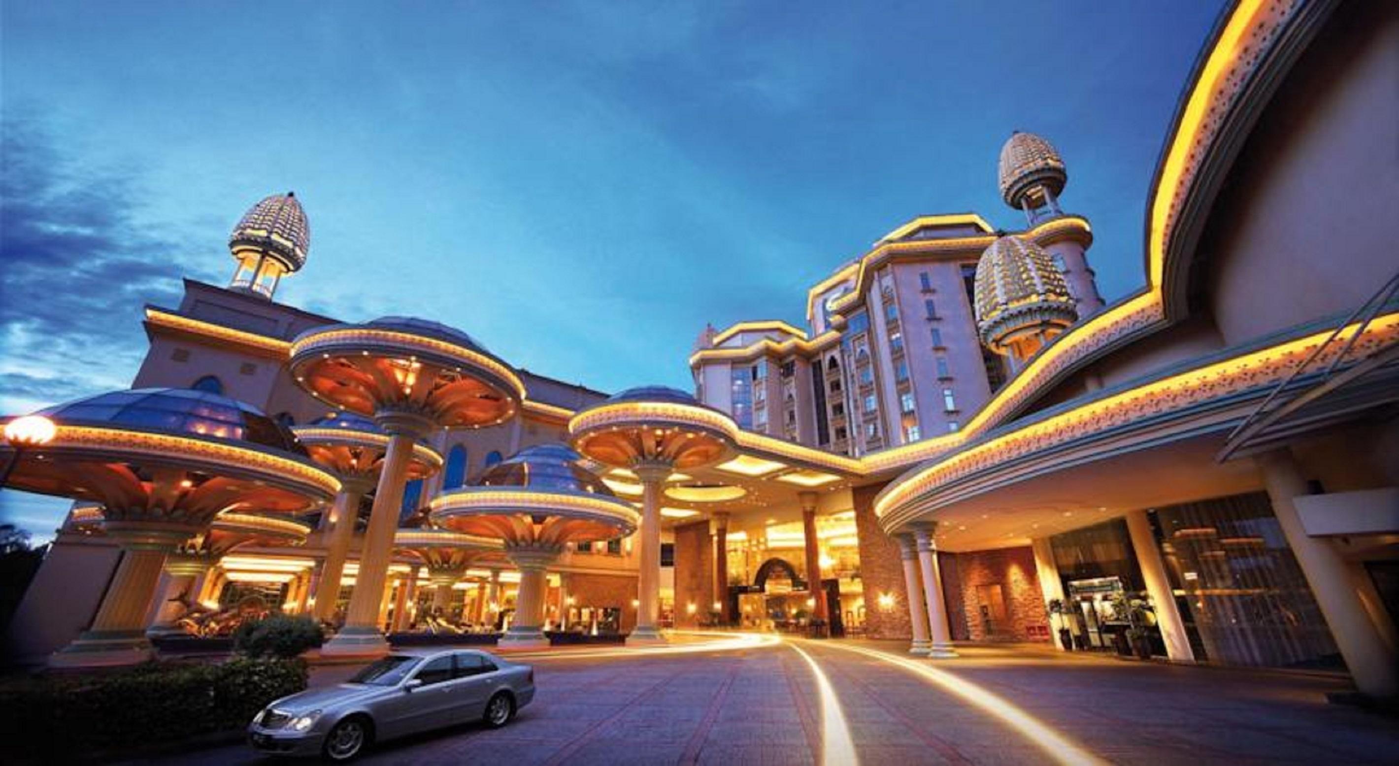 Sunway Resort Hotel Petaling Jaya Exteriör bild The entrance of the resort