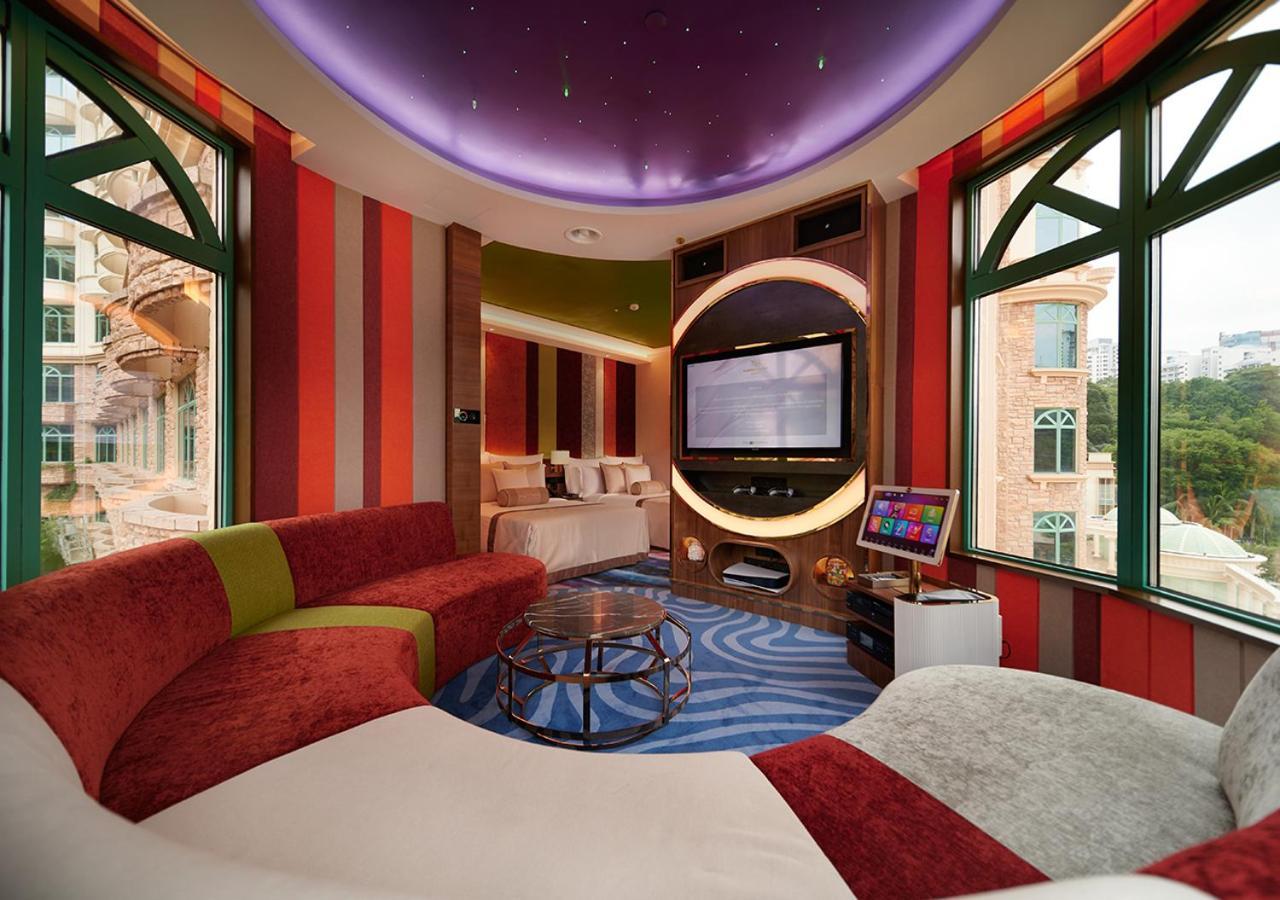 Sunway Resort Hotel Petaling Jaya Exteriör bild The interior of a suite at the hotel