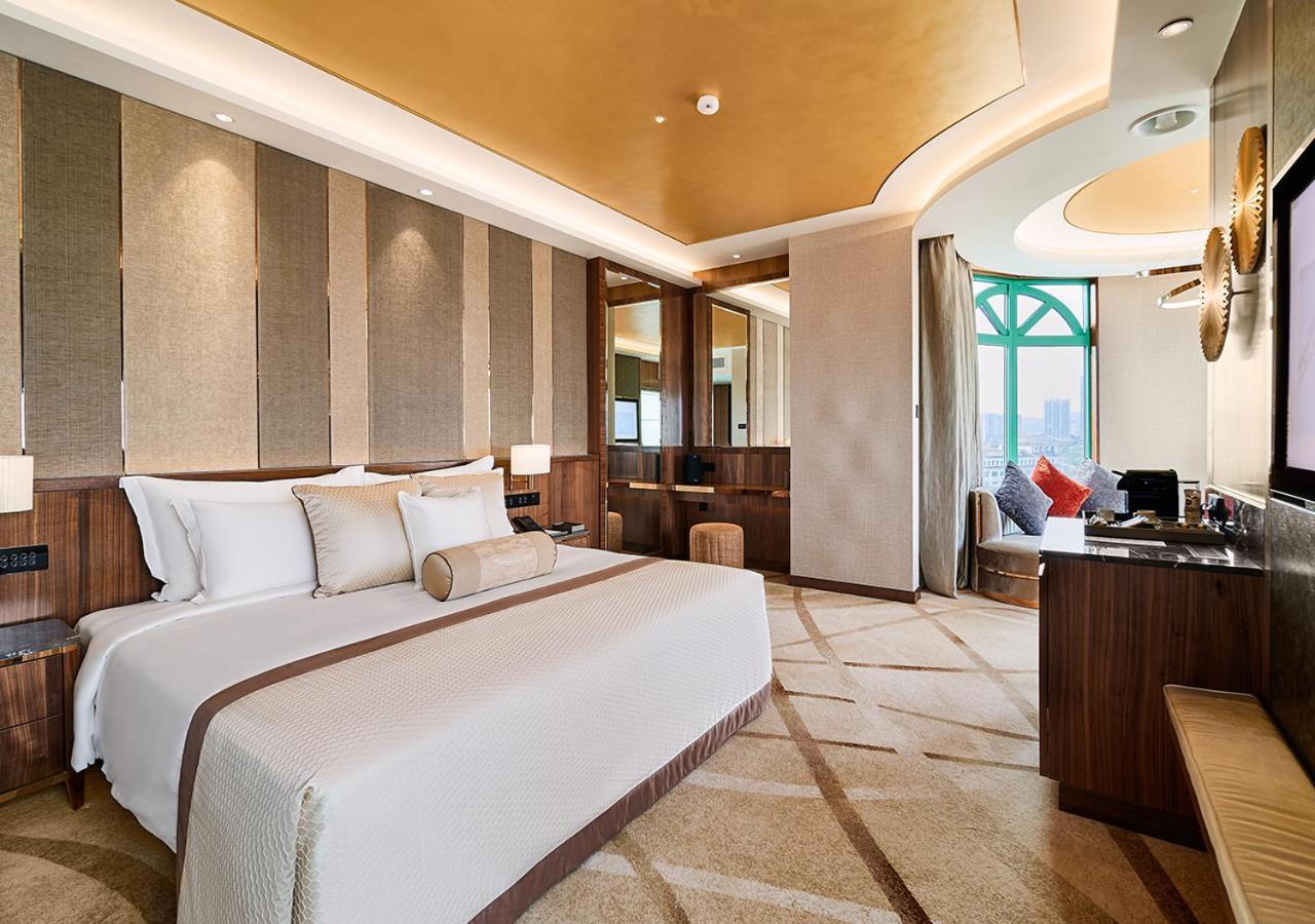 Sunway Resort Hotel Petaling Jaya Exteriör bild Suite